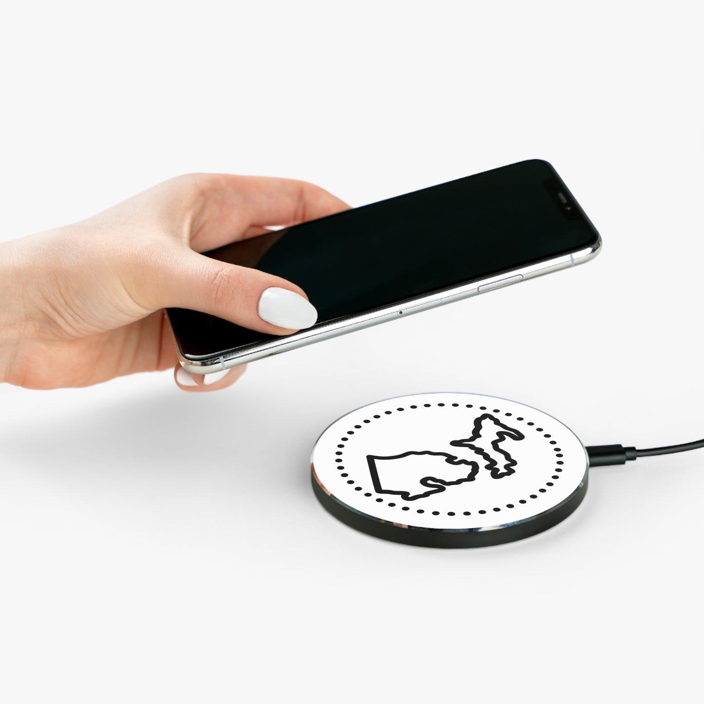 Michigan - Wireless Charger - Black/White